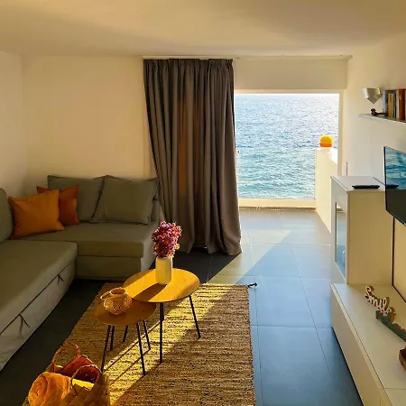 At The Ocean's Edge Apartment Callao Salvaje
